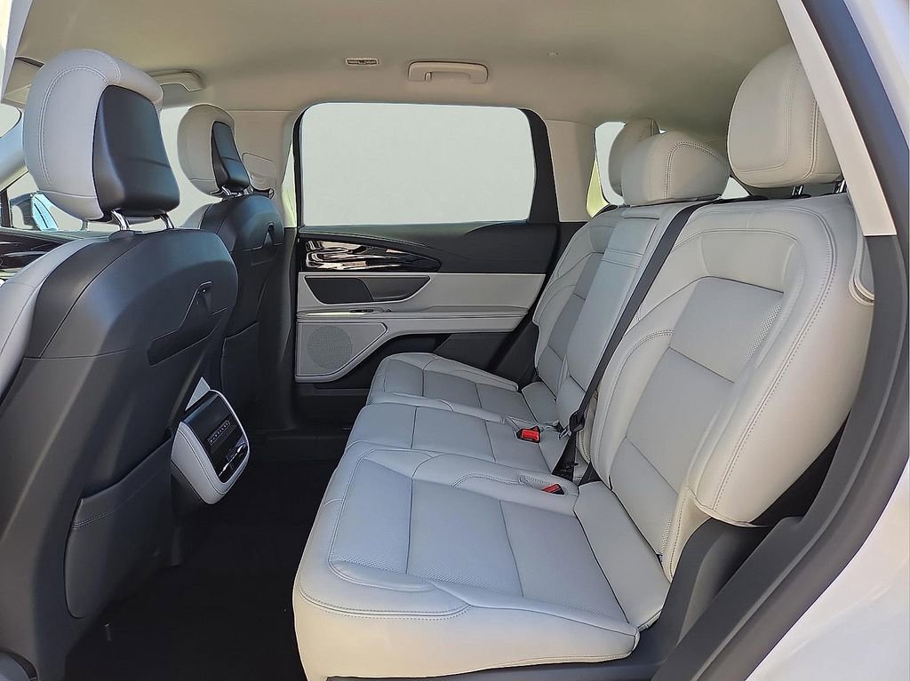 New 2026 Lincoln Nautilus Premier AWD/4WD image 13