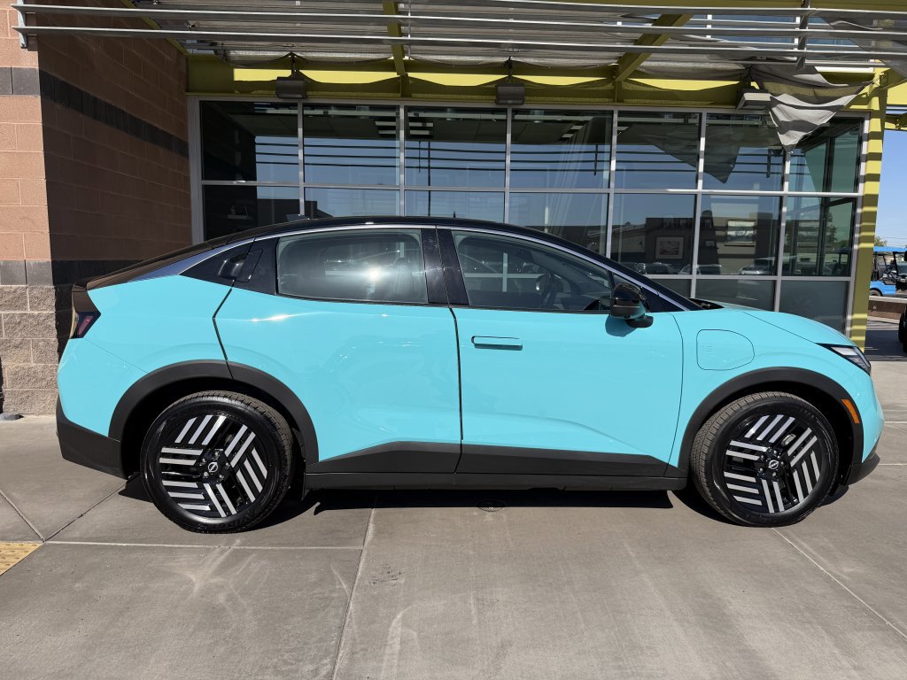 Used 2026 Nissan Leaf SV+ w/ Floor Mat Package (SV+) FWD image 9