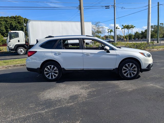 Used 2017 Subaru Outback 2.5i Touring w/ Popular Package #5A image 3