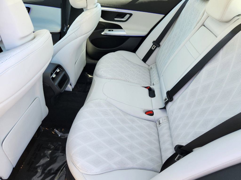 Used 2025 Mercedes-Benz E 450 4MATIC Sedan image 19