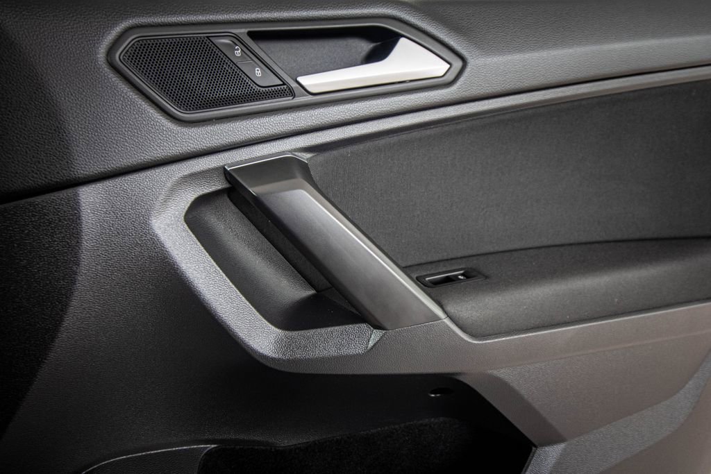 Used 2021 Volkswagen Tiguan S image 18