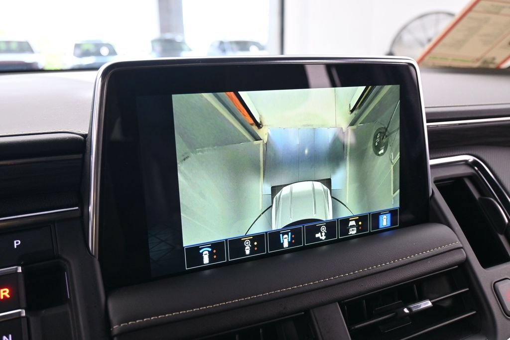 Used 2024 GMC Yukon XL SLT w/ SLT Luxury Package RWD image 20