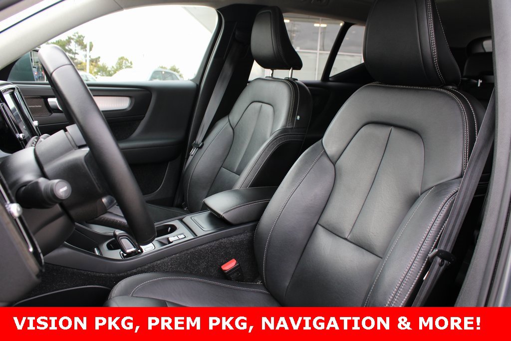 Used 2019 Volvo XC40 T5 Momentum image 29