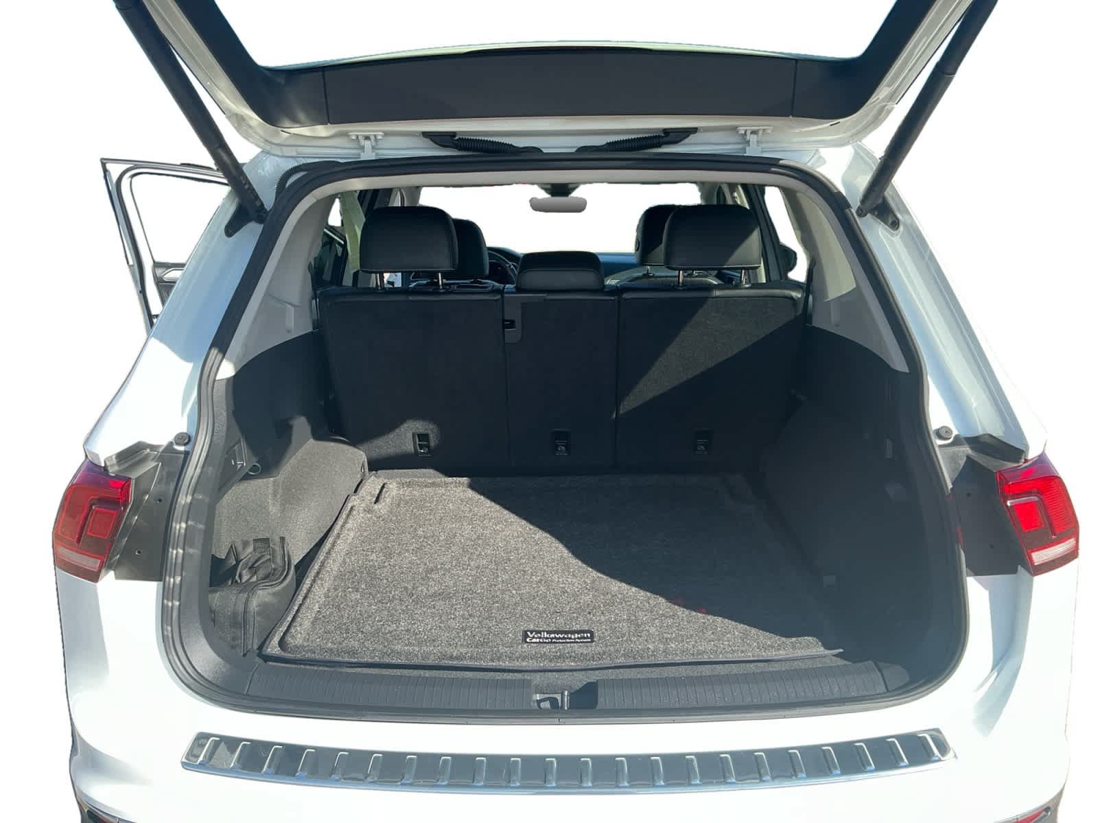 Used 2024 Volkswagen Tiguan SE w/ Panoramic Sunroof Package AWD/4WD image 24