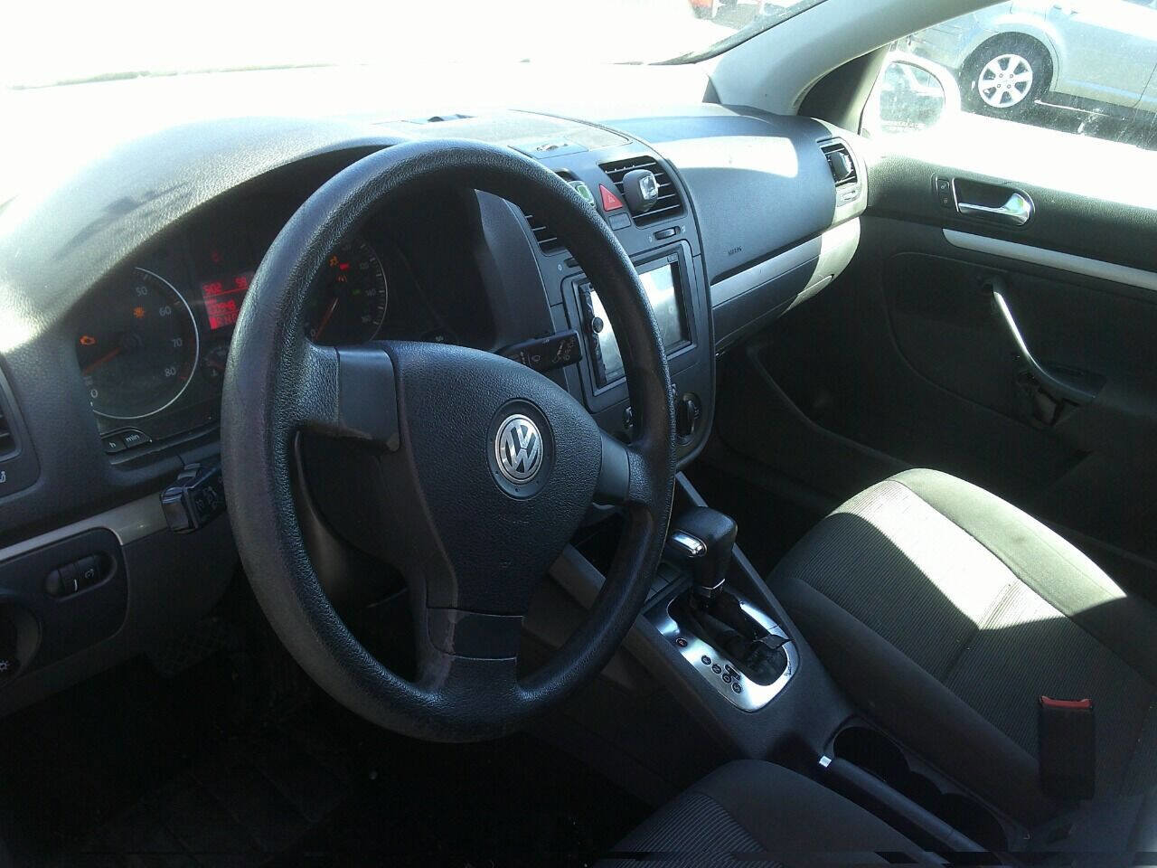 Used 2009 Volkswagen Rabbit S image 5