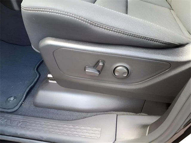 New 2026 RAM 1500 4x4 Crew Cab image 12