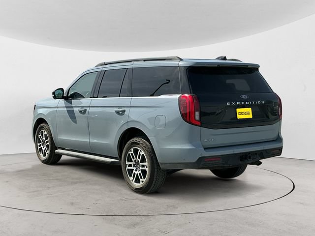Certified 2025 Ford Expedition Active AWD/4WD image 3