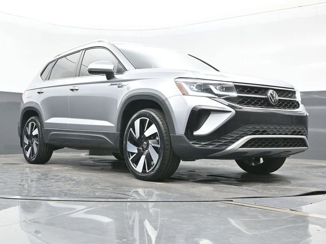 Used 2024 Volkswagen Taos SEL image 29