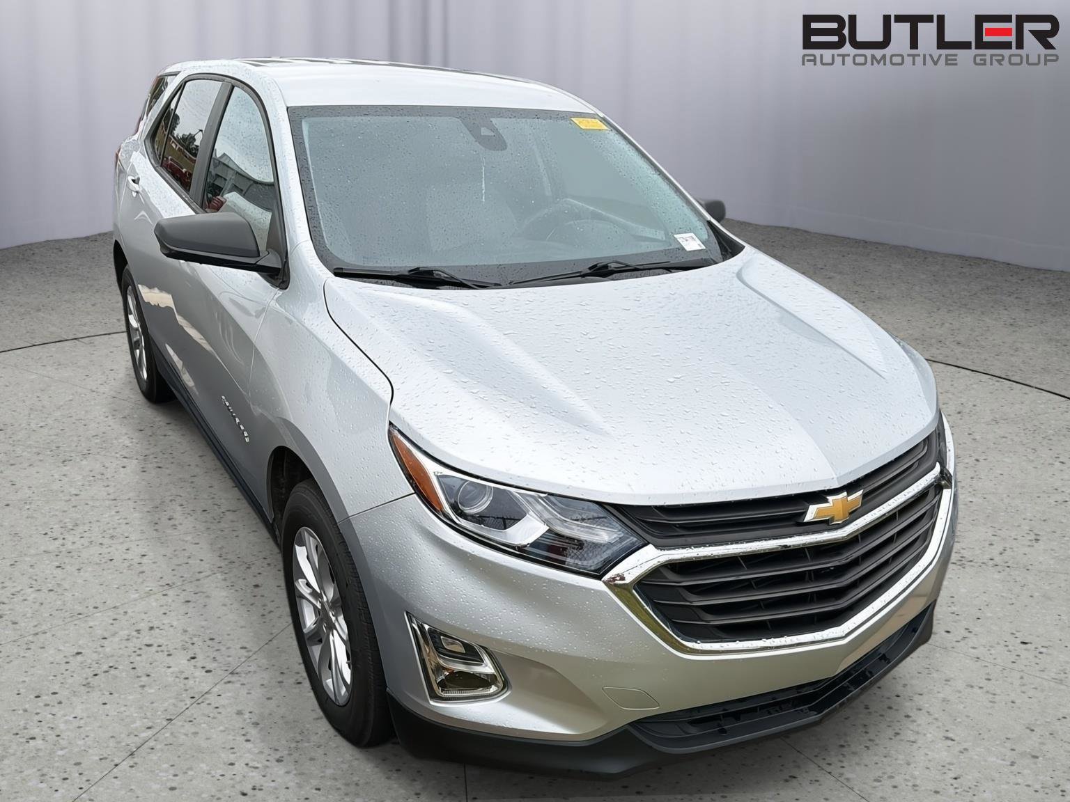 Used 2020 Chevrolet Equinox LS w/ LS Convenience Package FWD image 4