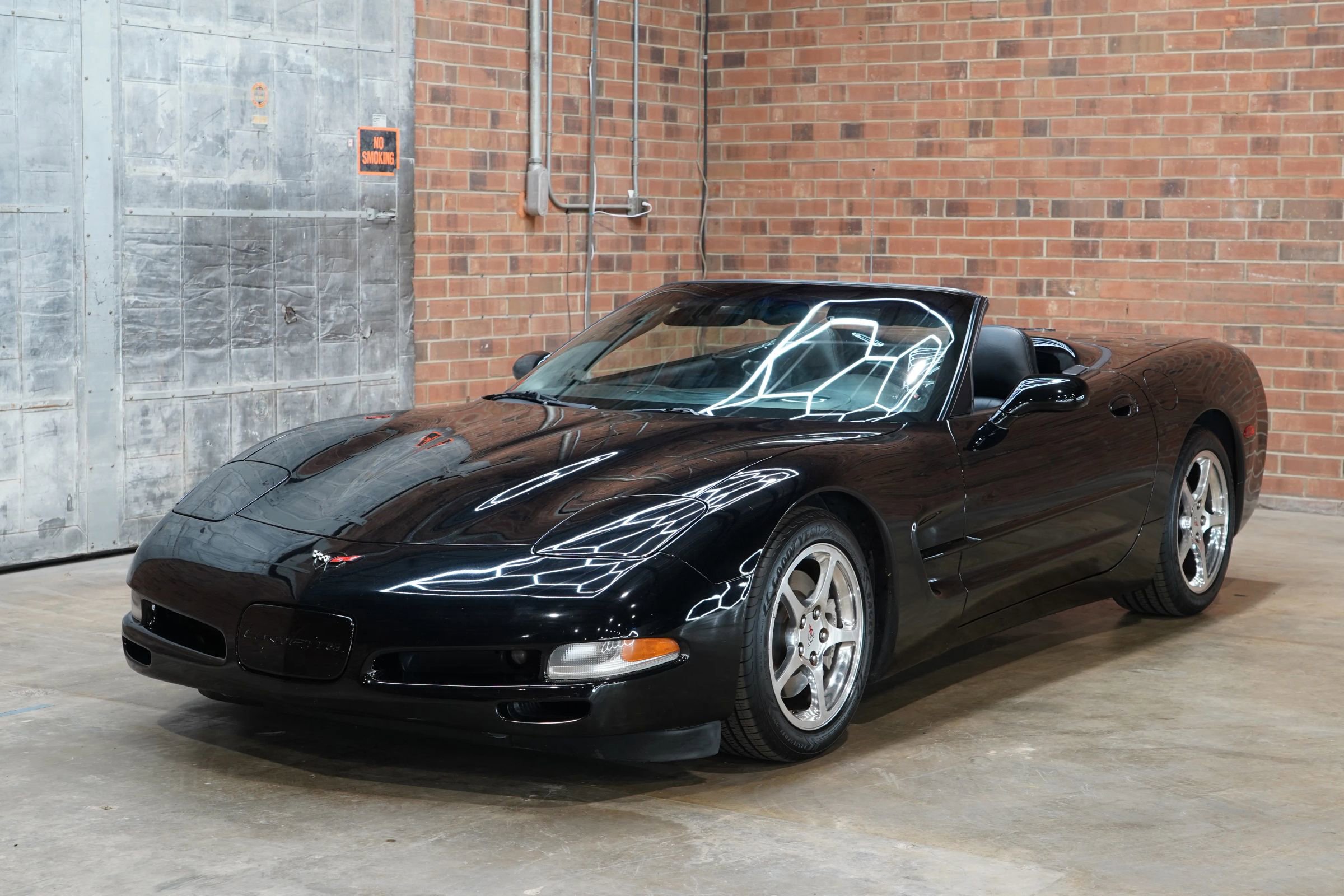 Used 2004 Chevrolet Corvette Convertible w/ Preferred Equipment Group image 8