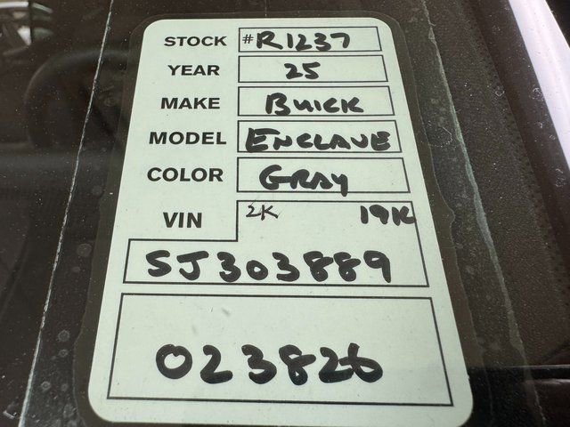 Used 2025 Buick Enclave Sport Touring FWD image 28