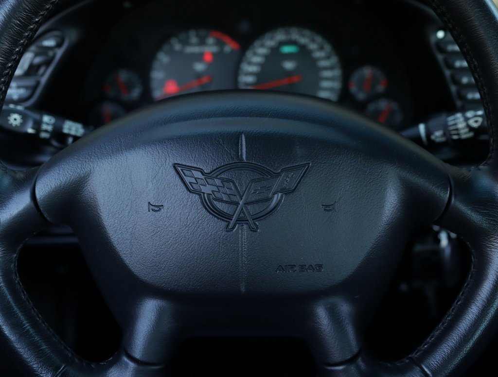 Used 2002 Chevrolet Corvette Coupe w/ Preferred Equipment Group2 image 12