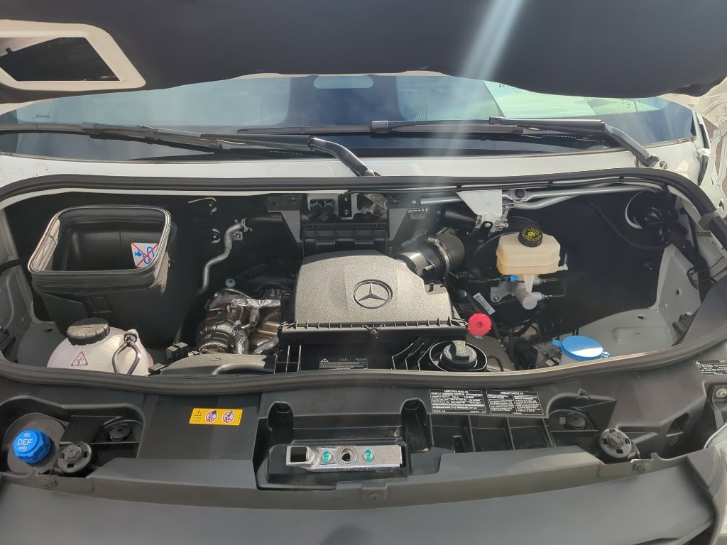 Used 2025 Mercedes-Benz Sprinter 2500 image 23
