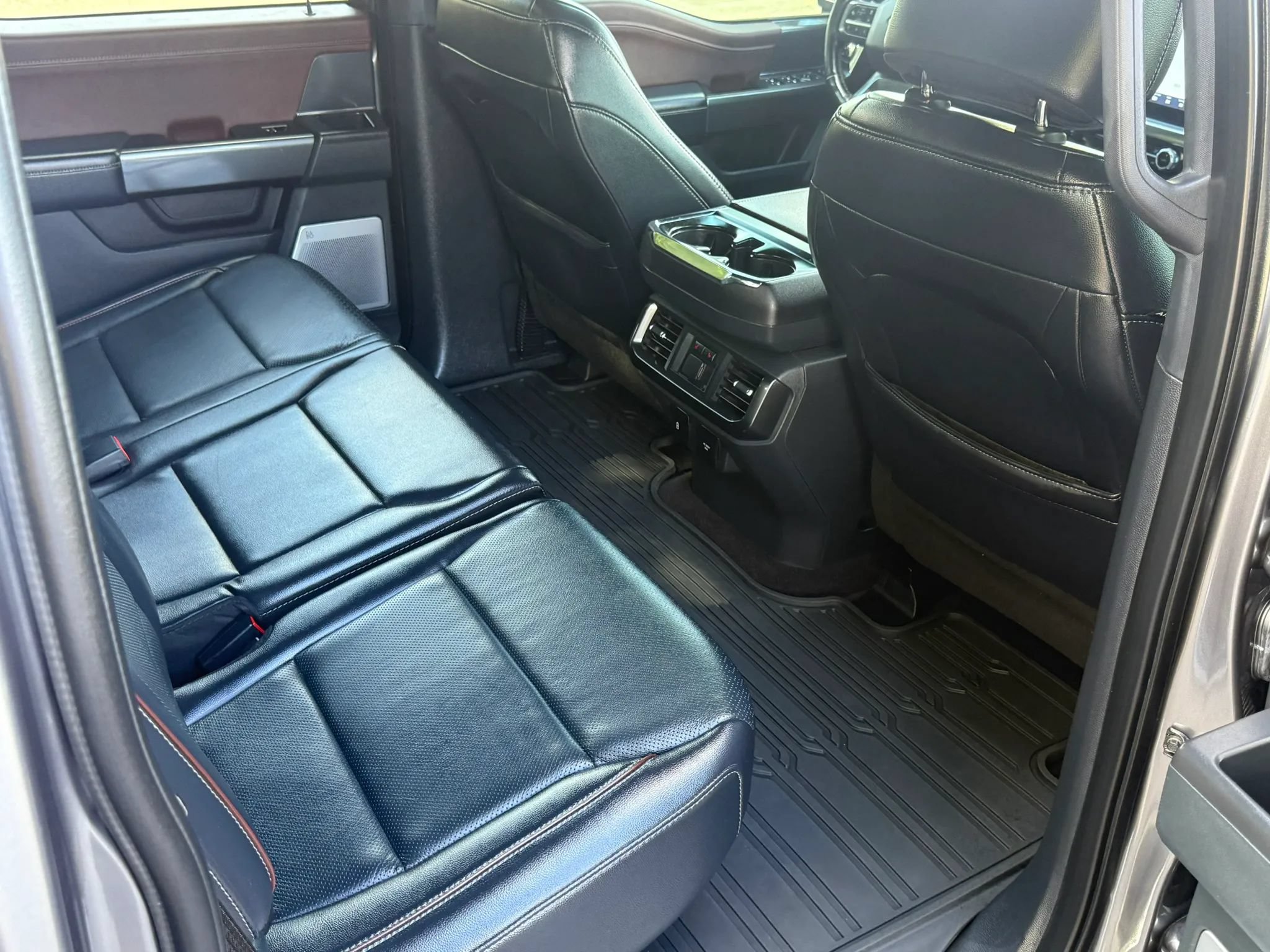 Used 2021 Ford F150 Lariat w/ Equipment Group 502A High AWD/4WD image 29