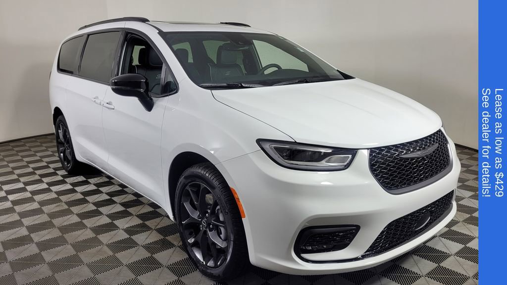 New 2026 Chrysler Pacifica Limited w/ S Appearance Package
