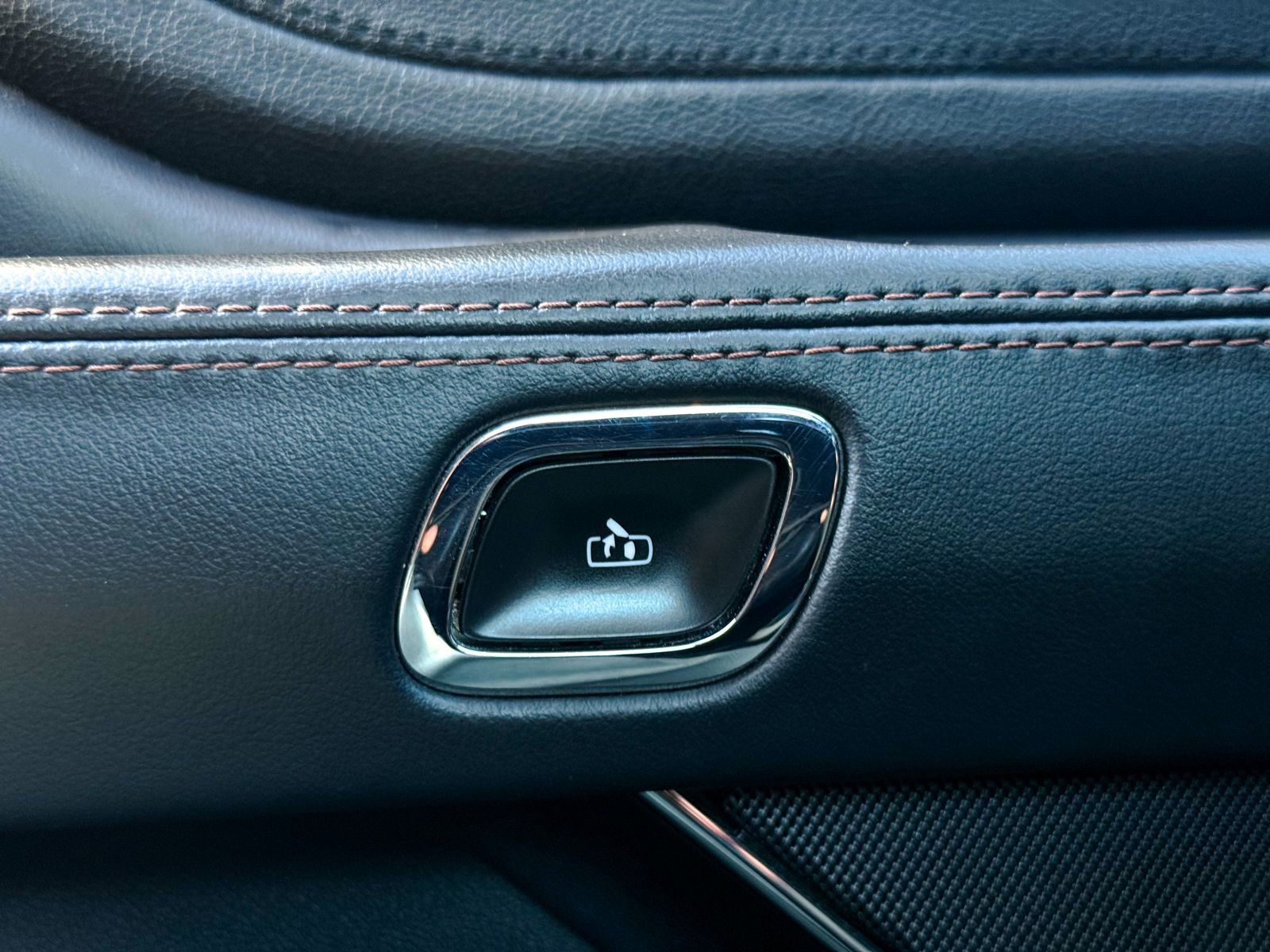 Used 2022 Lincoln Aviator Reserve w/ Equipment Group 201A image 33