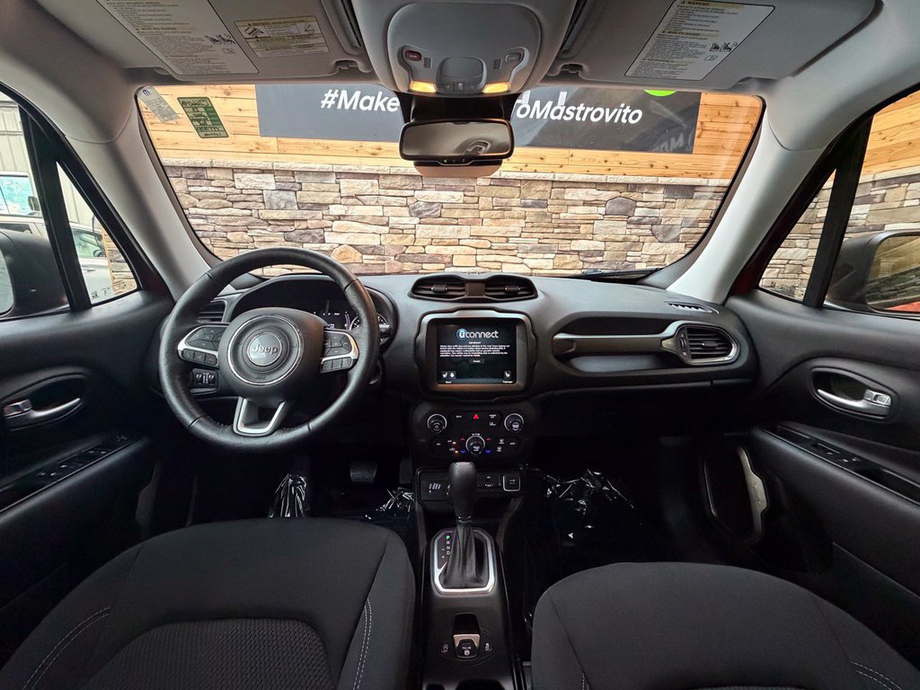 Used 2023 Jeep Renegade Latitude w/ Premium Group AWD/4WD image 31