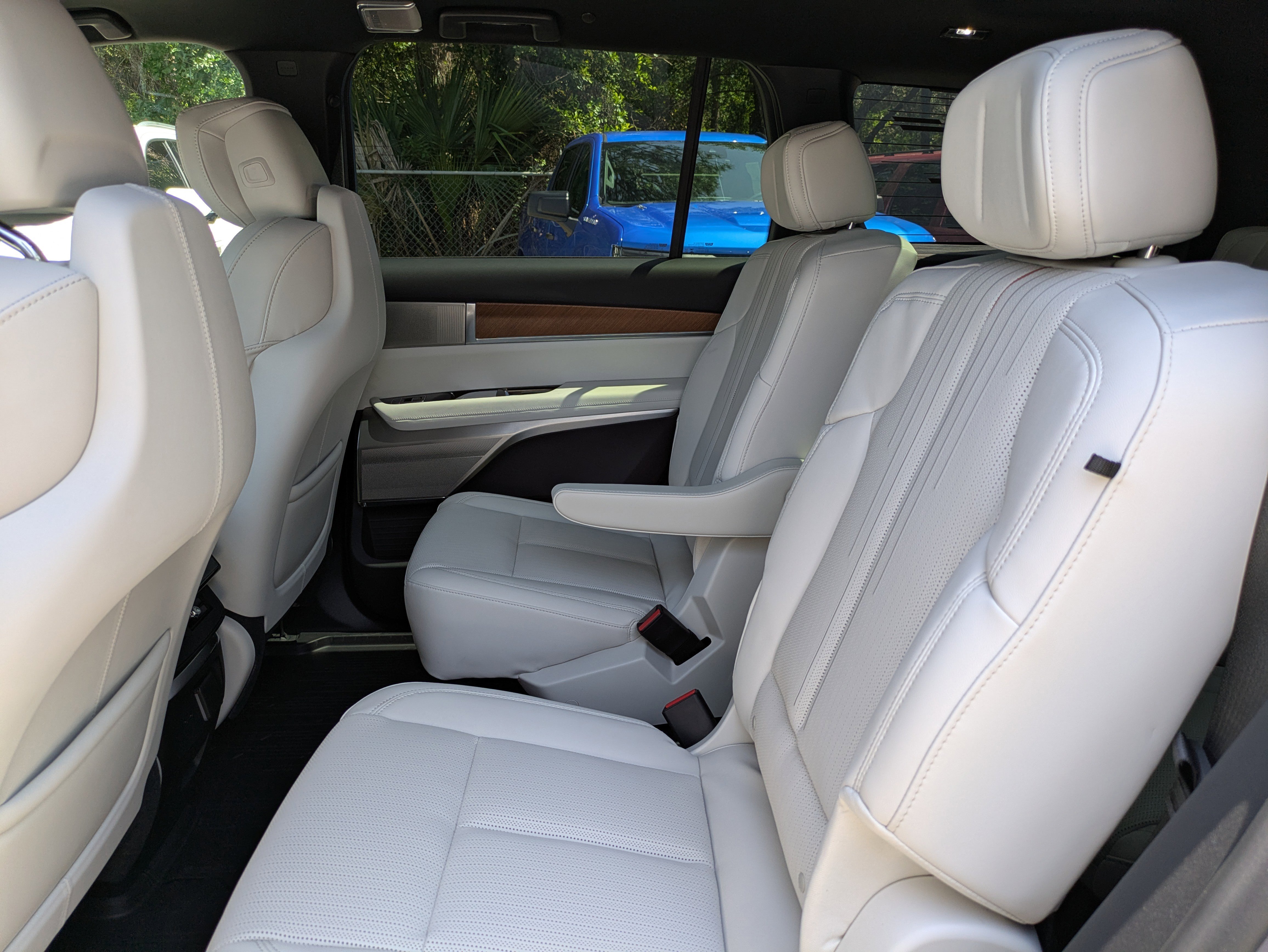 New 2026 Cadillac Vistiq Luxury w/ LPO, Floor Liner Package image 9