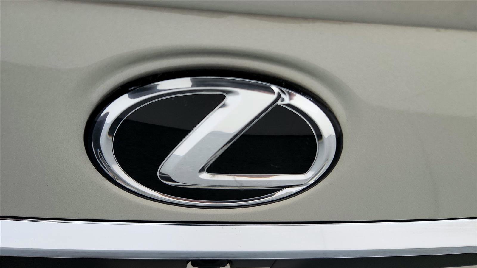 Used 2023 Lexus ES 250 w/ Premium Package image 13