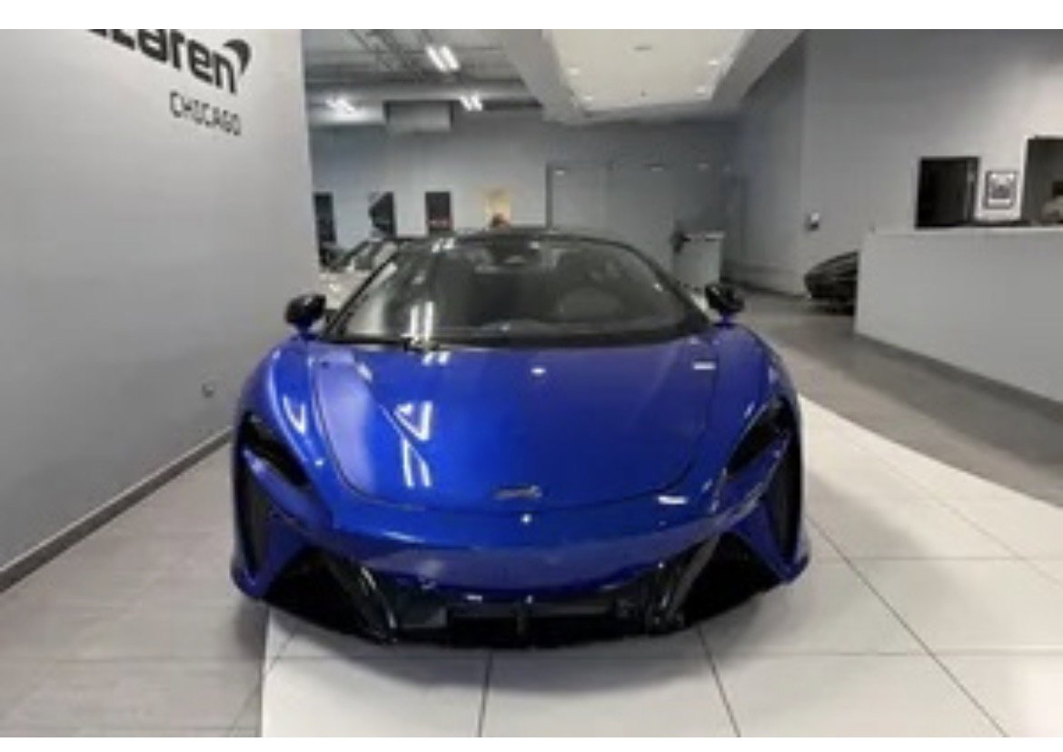 Used 2023 McLaren Artura image 6