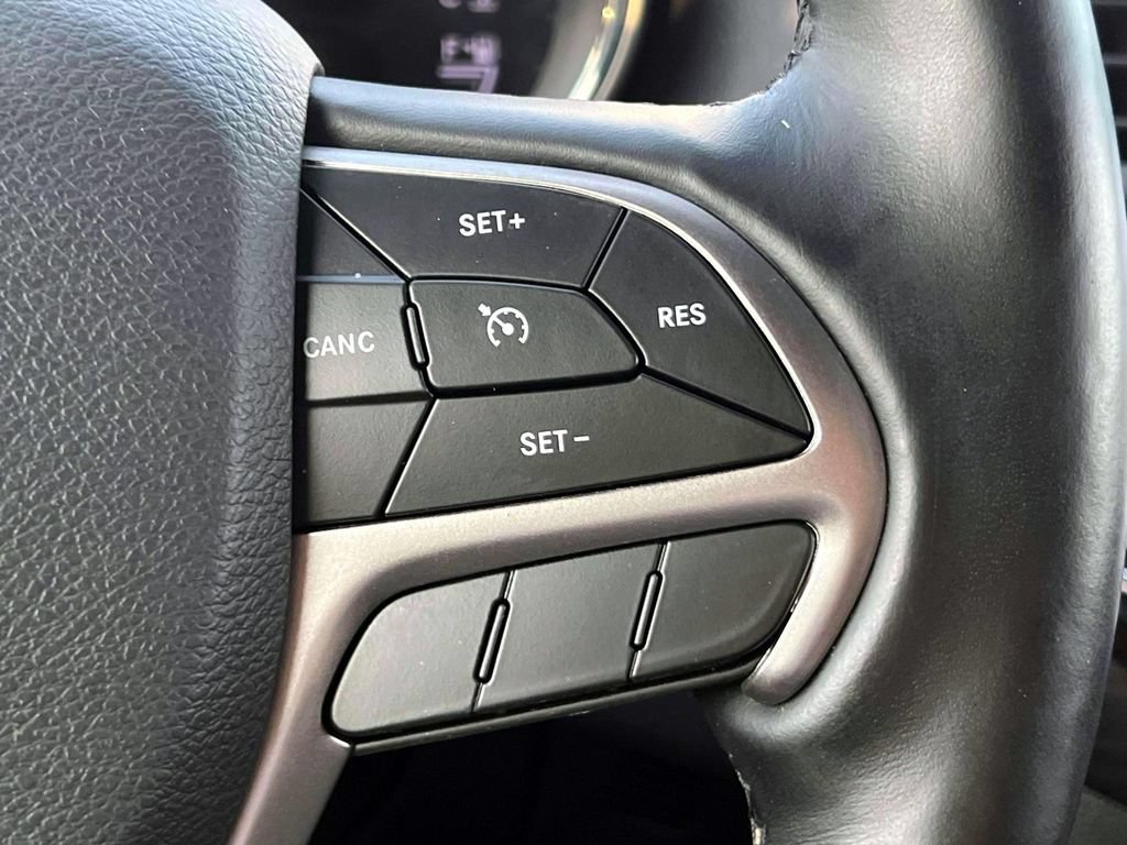 Used 2020 Jeep Grand Cherokee Laredo w/ Security & Convenience Group AWD/4WD image 24