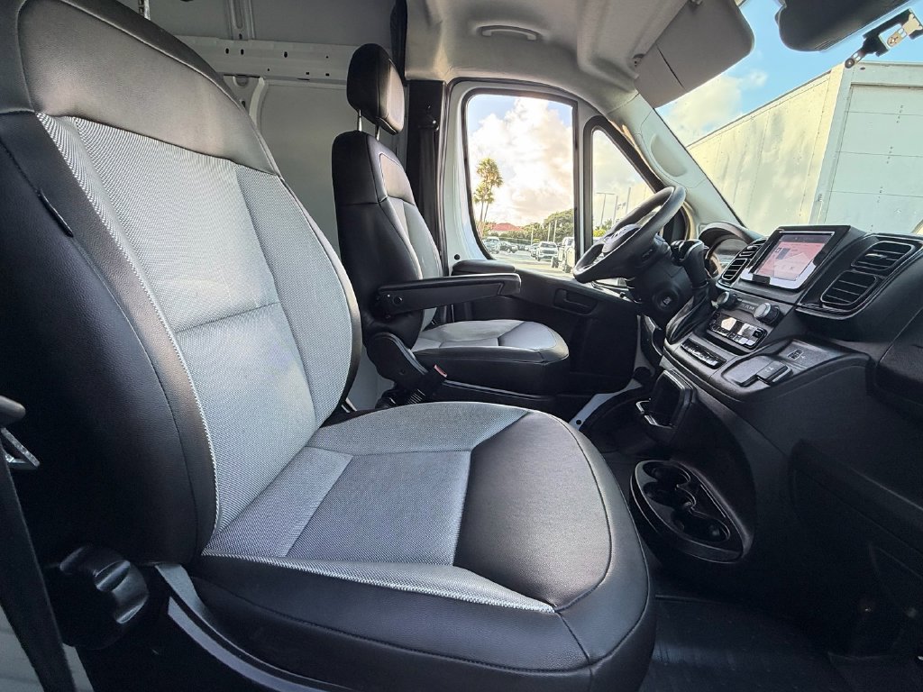 Used 2025 RAM ProMaster 2500 w/ Convenience Group FWD image 14