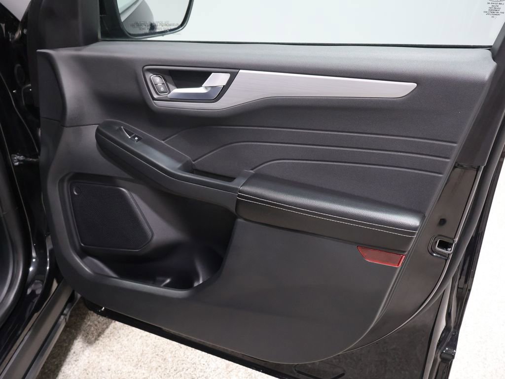 Used 2023 Ford Escape Platinum image 26