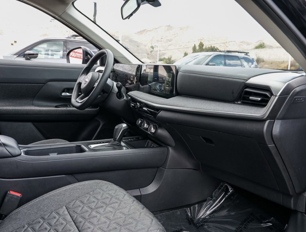 Used 2025 Nissan Kicks SV FWD image 19