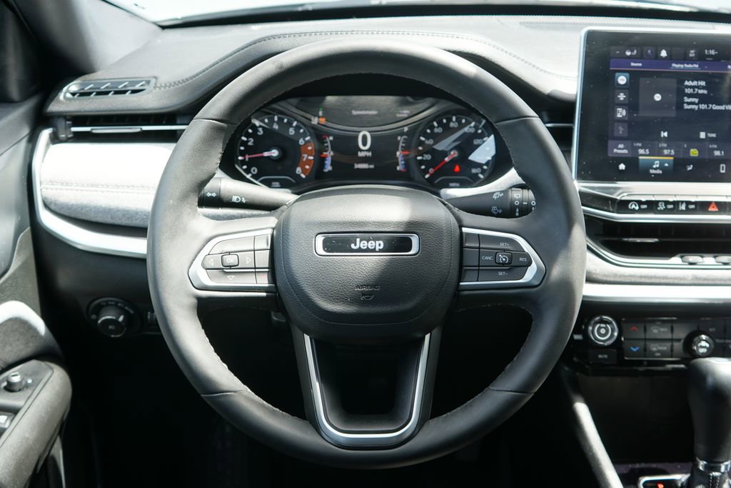 Used 2023 Jeep Compass Latitude AWD/4WD image 13