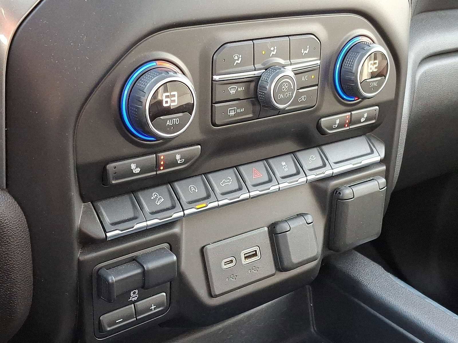 Used 2020 Chevrolet Silverado 1500 RST image 23