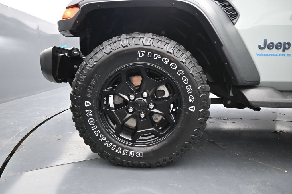Used 2023 Jeep Wrangler Unlimited w/ Cold Weather Group AWD/4WD image 25