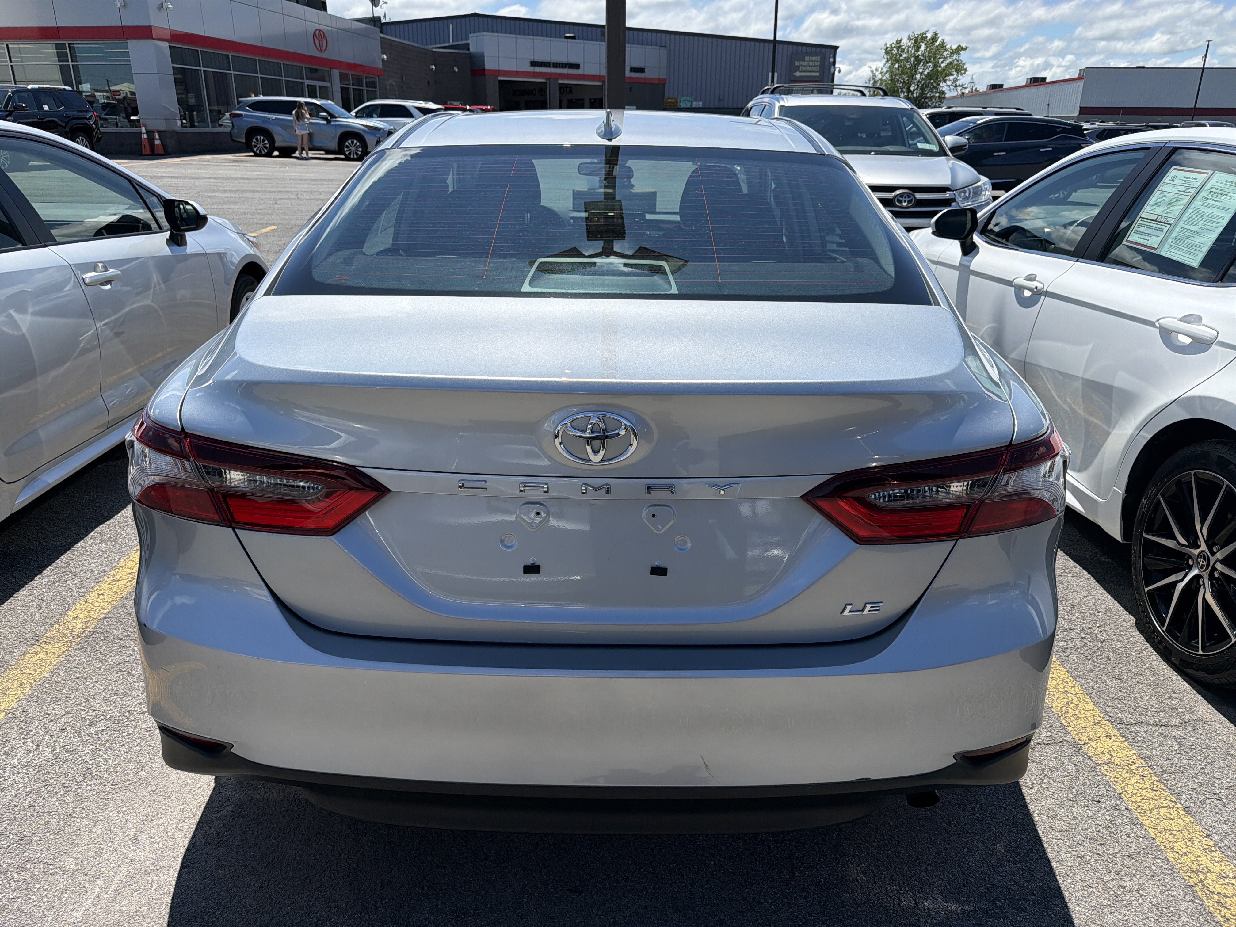 Used 2024 Toyota Camry LE FWD image 5