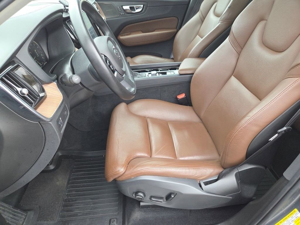 Used 2019 Volvo XC60 T5 Inscription w/ Protection Package Premier image 5