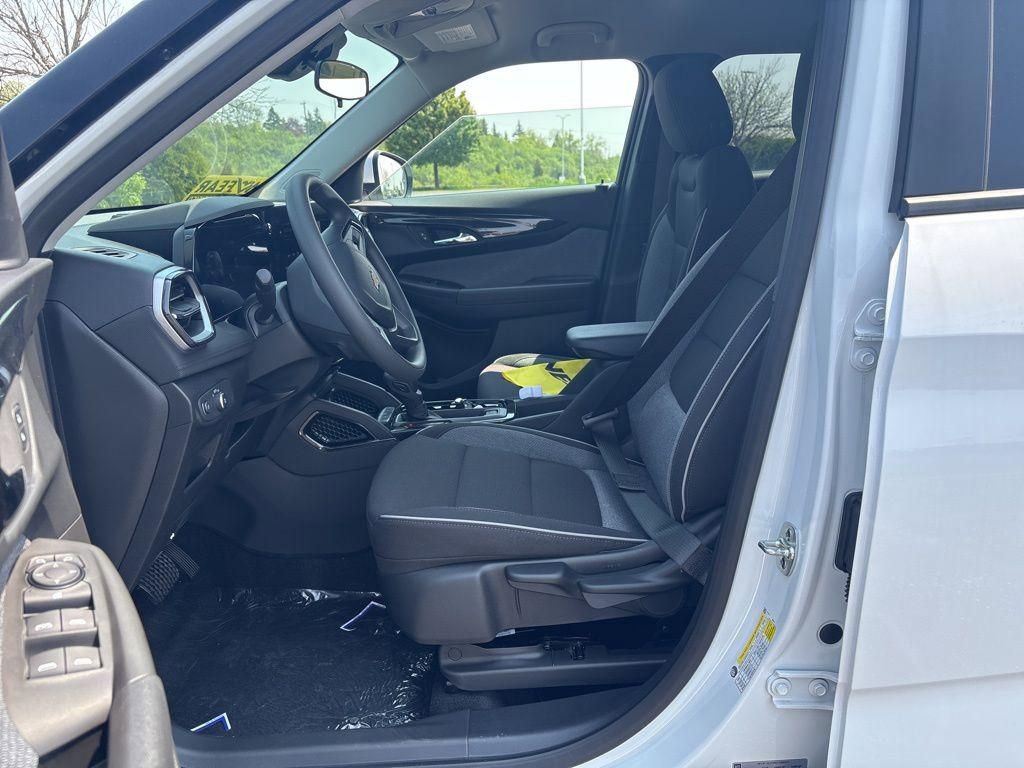 New 2025 Chevrolet TrailBlazer LT image 8