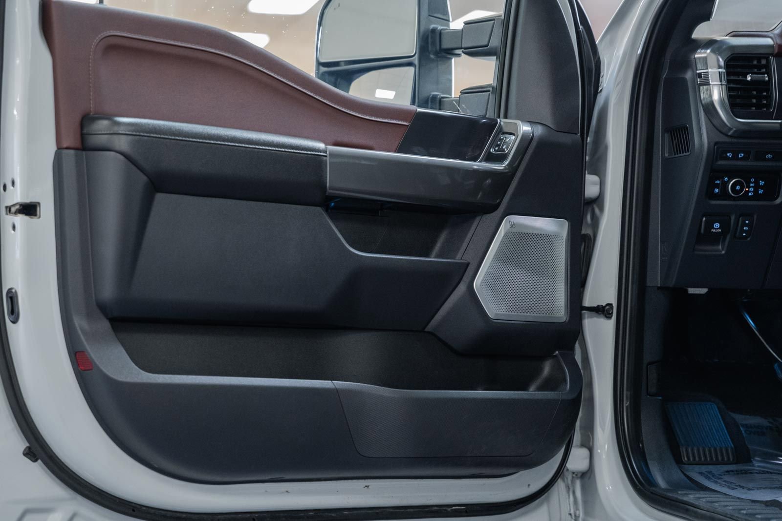 Certified 2023 Ford F150 Lariat w/ Equipment Group 502A High image 44