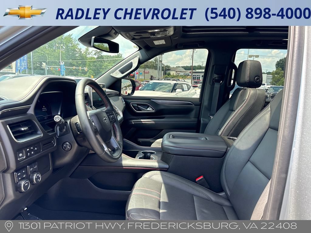 Used 2024 Chevrolet Tahoe RST w/ Luxury Package AWD/4WD image 3