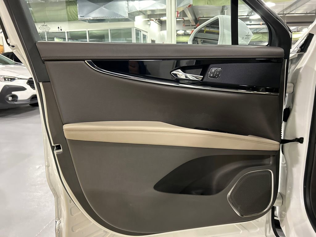 Certified 2023 Lincoln Nautilus Reserve AWD/4WD image 9