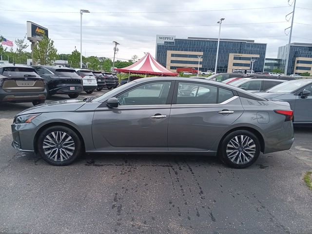 Certified 2025 Nissan Altima 2.5 SV FWD image 2