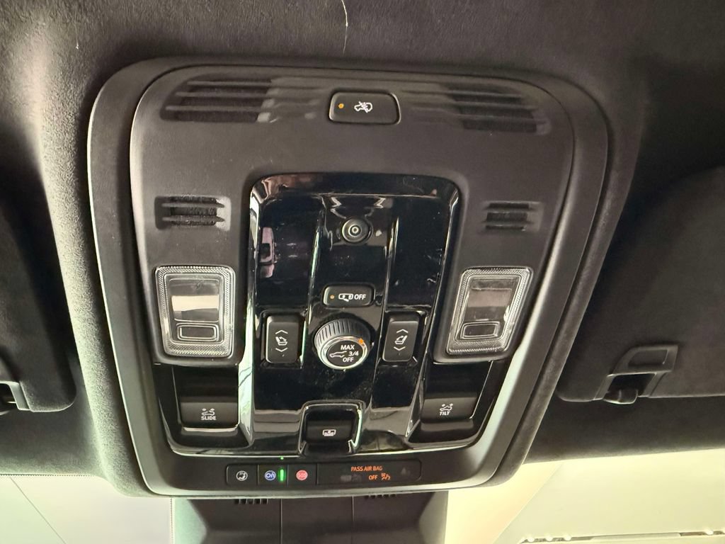 Used 2026 Cadillac Escalade ESV Platinum Luxury w/ LPO, Floor Liner Package AWD/4WD image 19