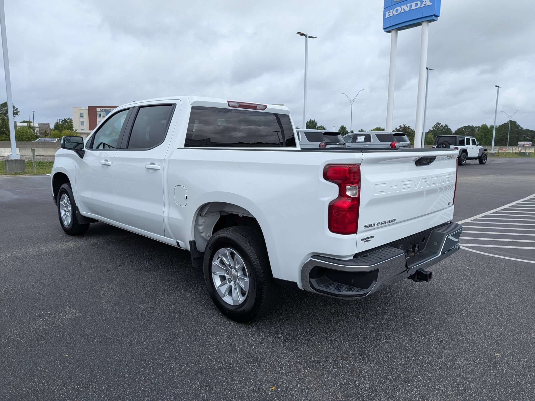 Used 2025 Chevrolet Silverado 1500 LT RWD image 5