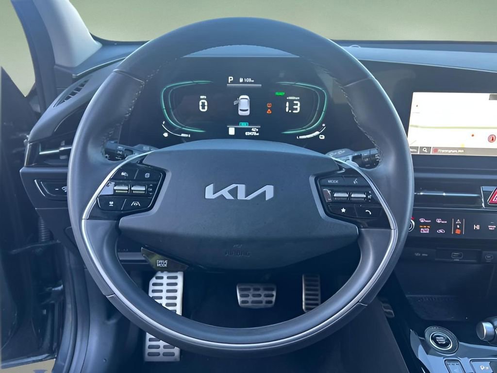 Used 2023 Kia Niro EX Touring image 15