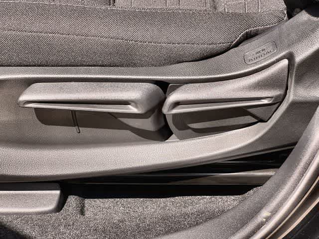 Certified 2026 Honda HR-V LX image 31