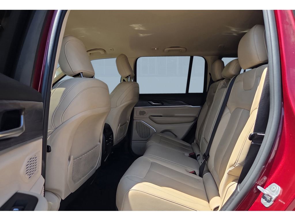 Used 2022 Jeep Grand Cherokee Limited w/ Trailer Tow Prep Group (B) RWD image 17