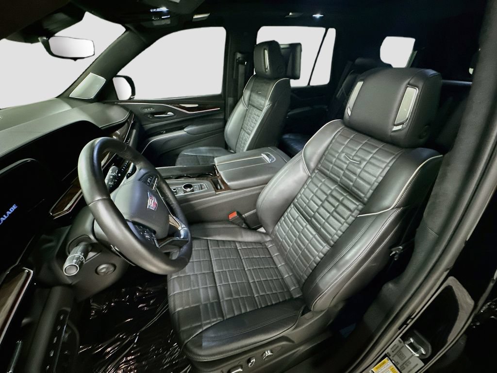 Used 2022 Cadillac Escalade Sport Platinum w/ LPO, ONYX Package AWD/4WD image 5