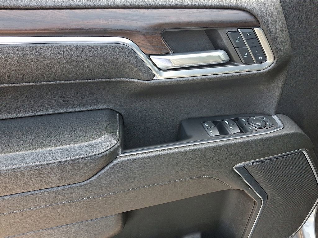 Used 2024 GMC Sierra 1500 SLT image 13