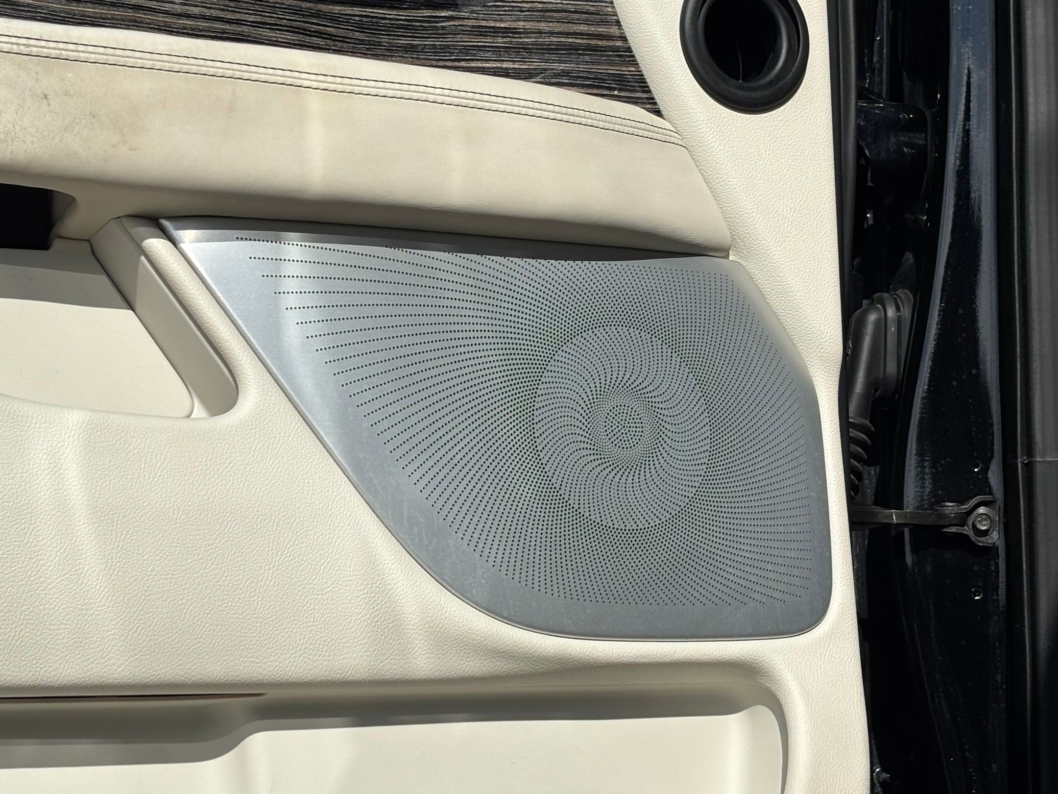 Used 2020 Lincoln Navigator L Black Label w/ Cargo Convenience Package image 14