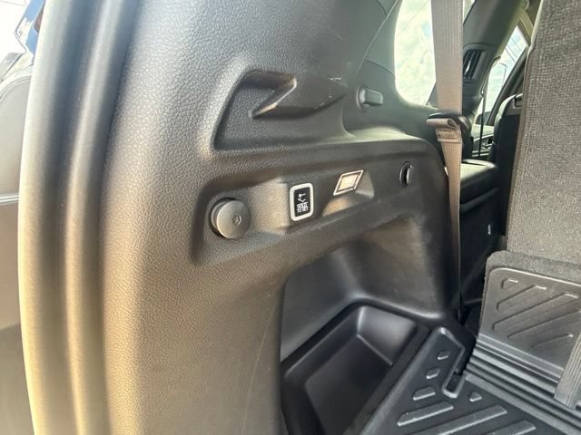 Used 2025 Jeep Grand Cherokee L Limited w/ Black Appearance Package AWD/4WD image 9