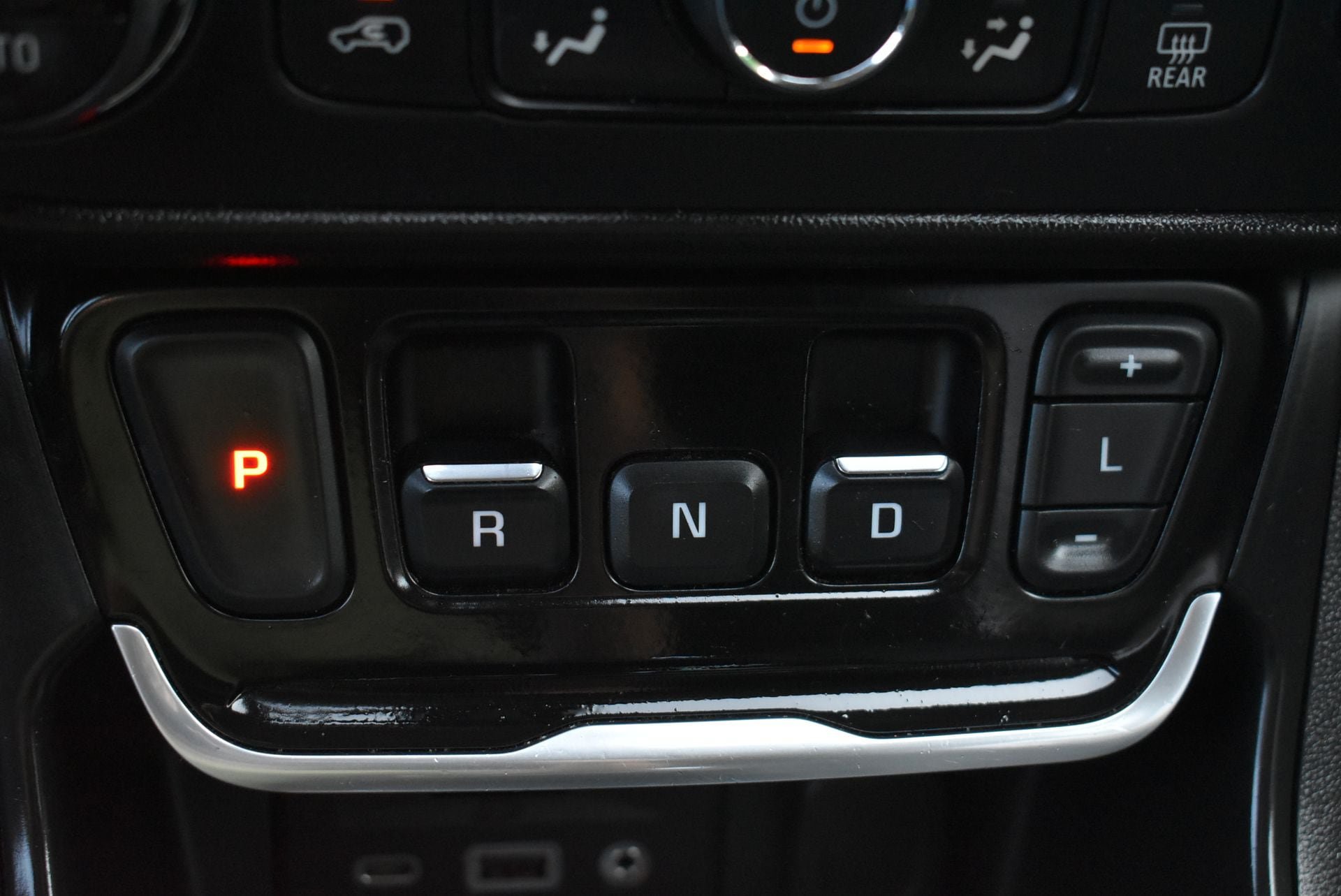 Used 2020 GMC Terrain SLT w/ Preferred Package AWD/4WD image 32