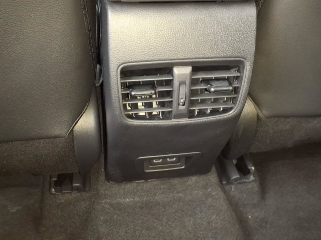 Certified 2025 Toyota Corolla Cross XLE FWD image 11
