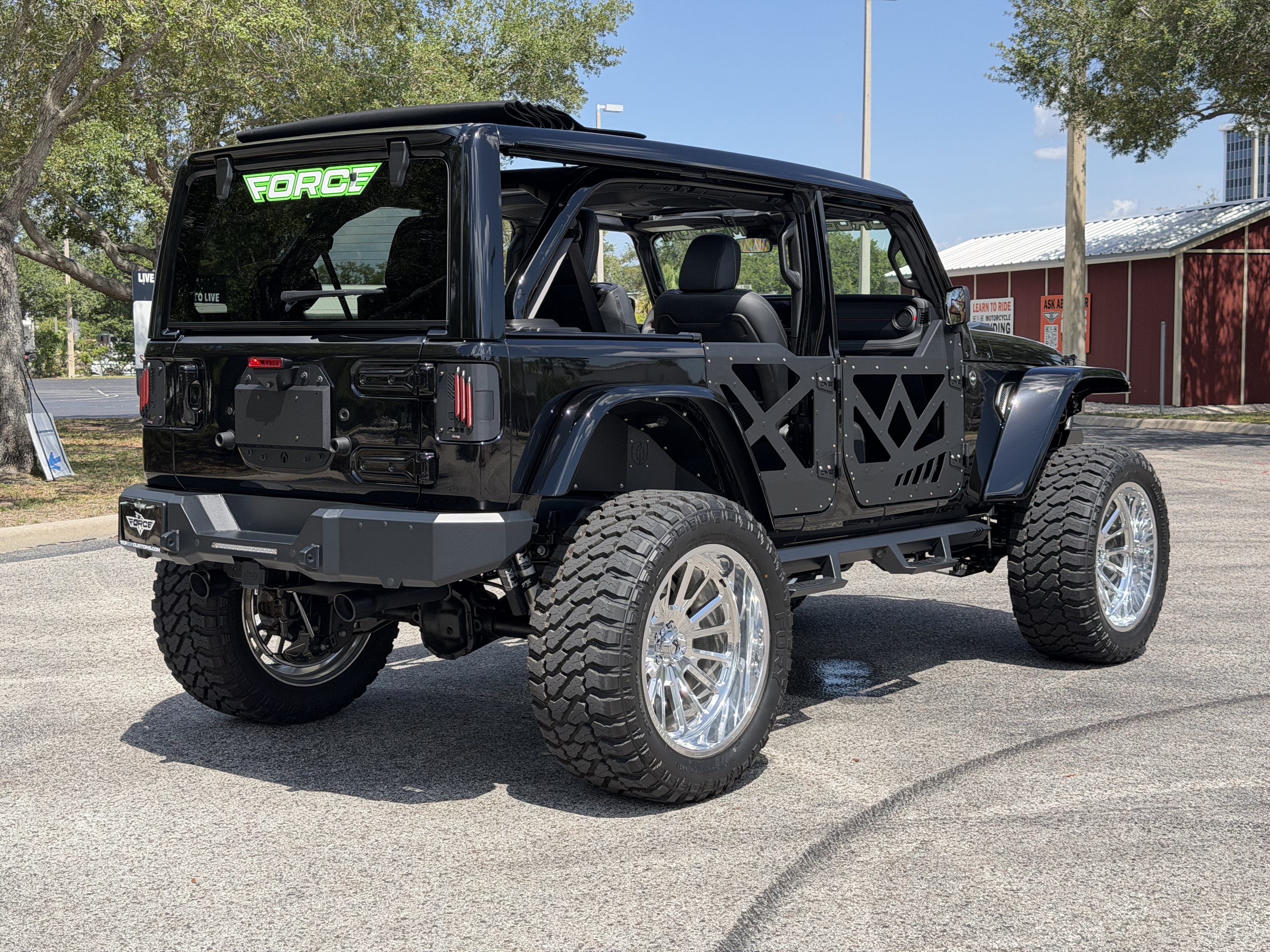 Used 2024 Jeep Wrangler Unlimited Rubicon AWD/4WD image 11